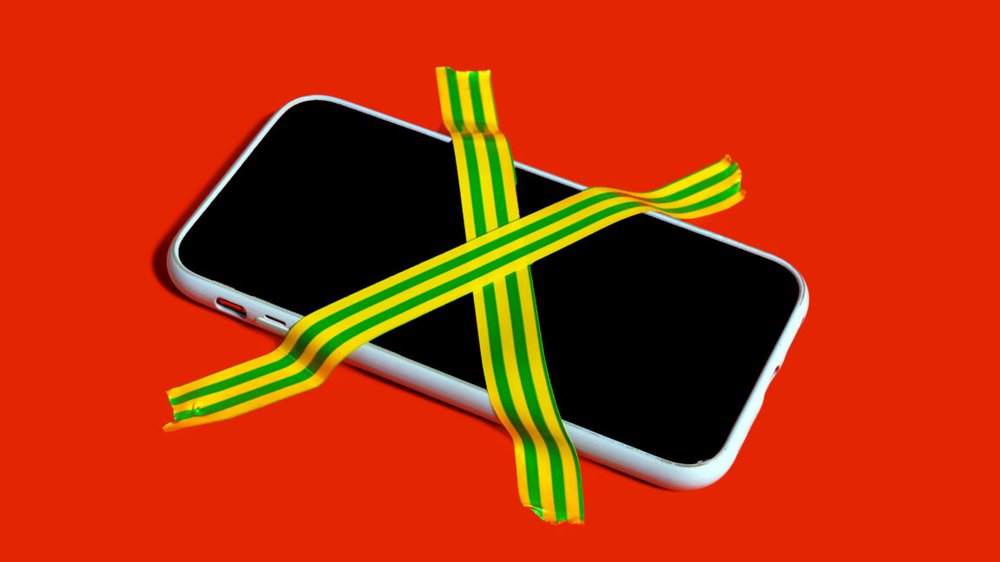Russia's App Store Conundrum: A Delicate Balance of Censorship and Surveillance
