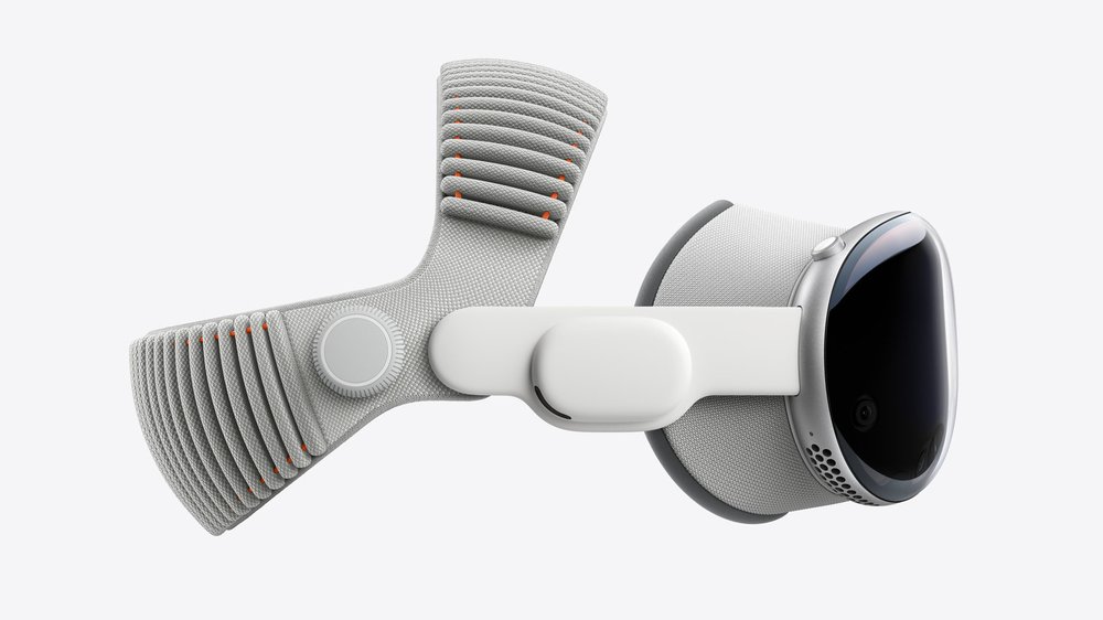 Apple's Vision Pro Lead Departs to Helm OpenAI's New Hardware Division